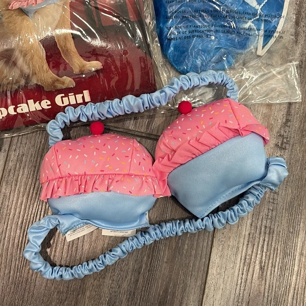 Dog costume - cupcake girl